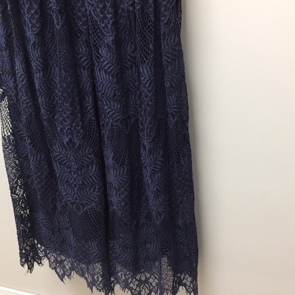 Monique Lhuillier Long Sleeve Formal Lace Gown - Picture 5 of 11